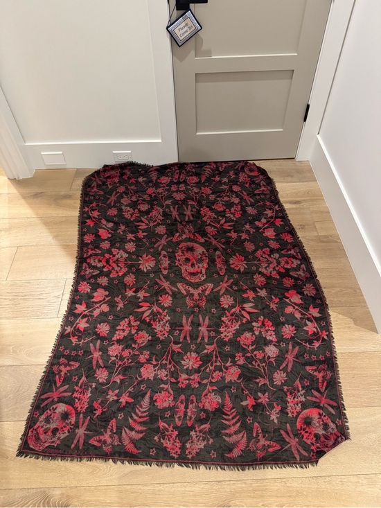 Alexander McQueen Accessories - Alexander McQueen Black and Red Skull & Floral Wool Scarf